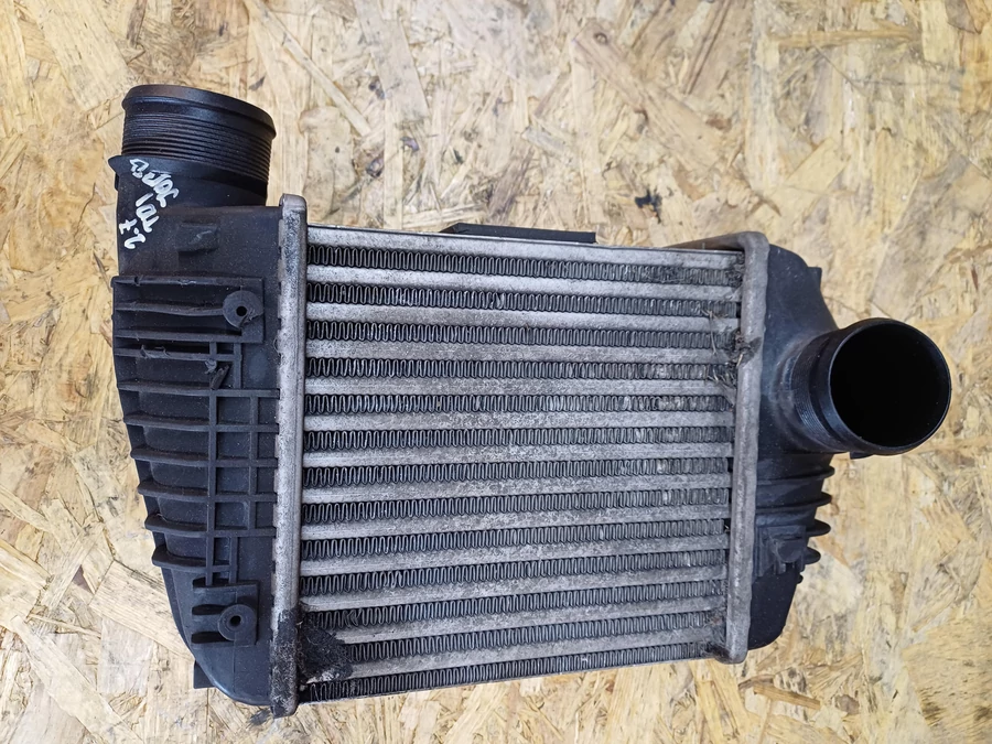 Audi A6 C6 4F ( 2004-2011) 2.7Tdi  3.0Tdi V6 Diesel Jobb Intercooler Hűtő 