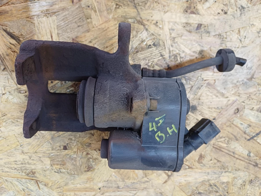 Audi A6 C6 4F ( 2004-2011) Bal Hátsó Féknyereg 