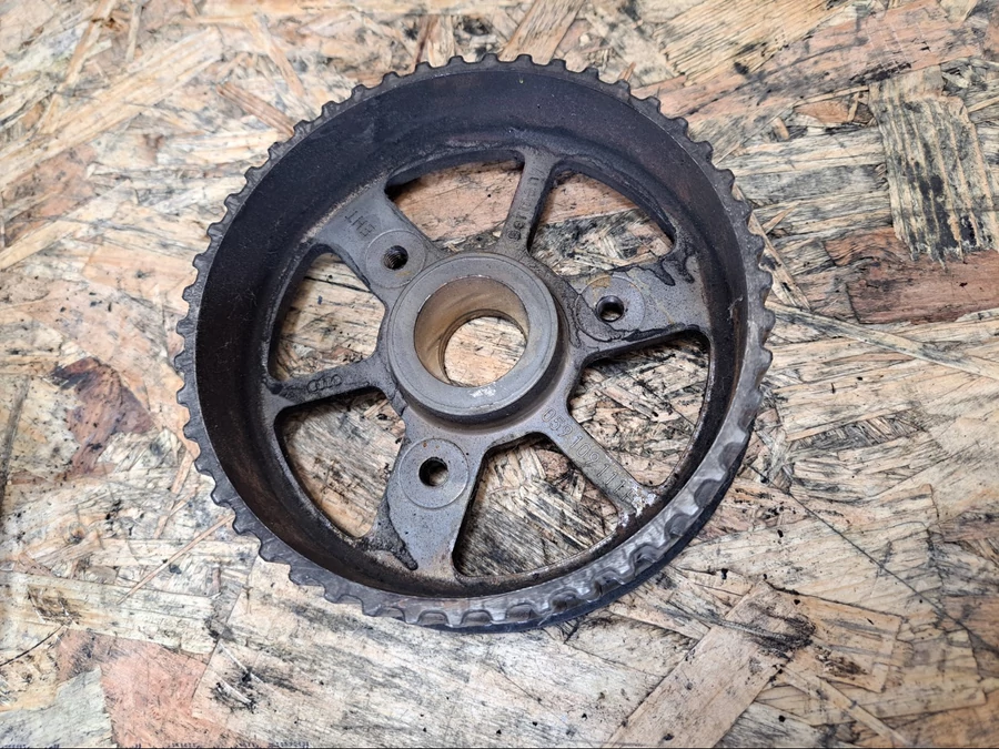 Audi a6 c5   2.5tdi v6 (1998-2004)  Vezérműtengely bordás kerék