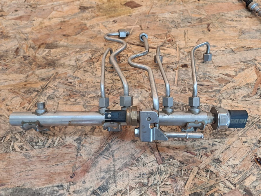 BMW 1 E81 E82  E87 (2005-2011) 1.6 Benzines Közösnyomócső+ Szelep