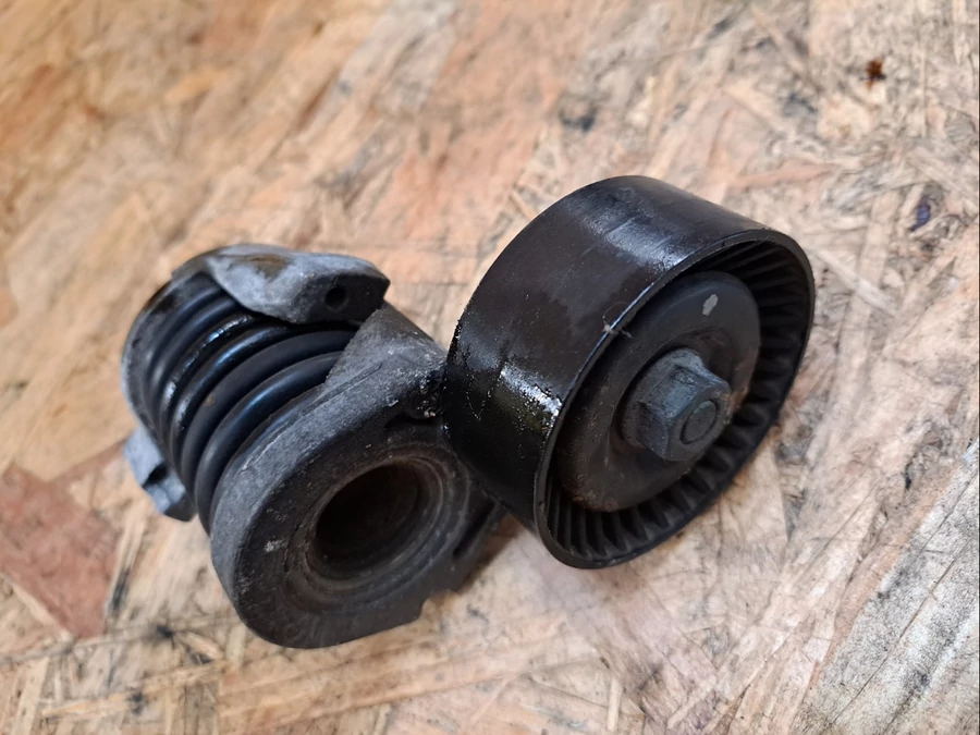 BMW 1 E81 E82  E87 (2005-2011) 1.6 Benzines Hosszbordás Szíjfeszítő 