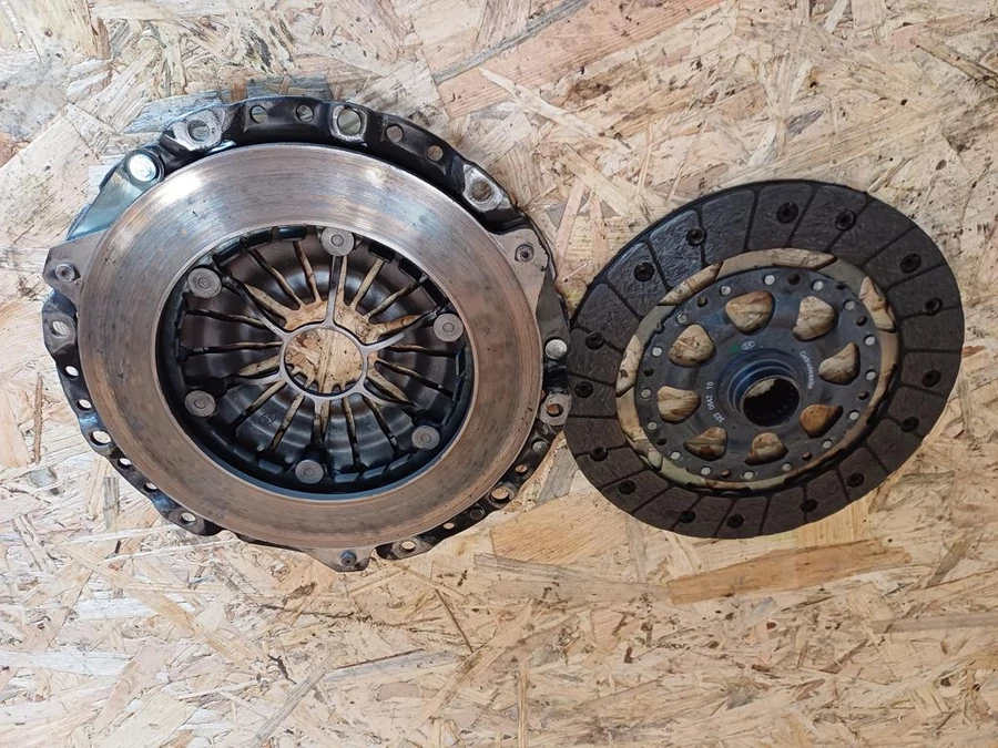 BMW 1 E81 E82  E87 (2005-2011) 1.6 Benzines Kuplung Tárcsa Szerkezettel 