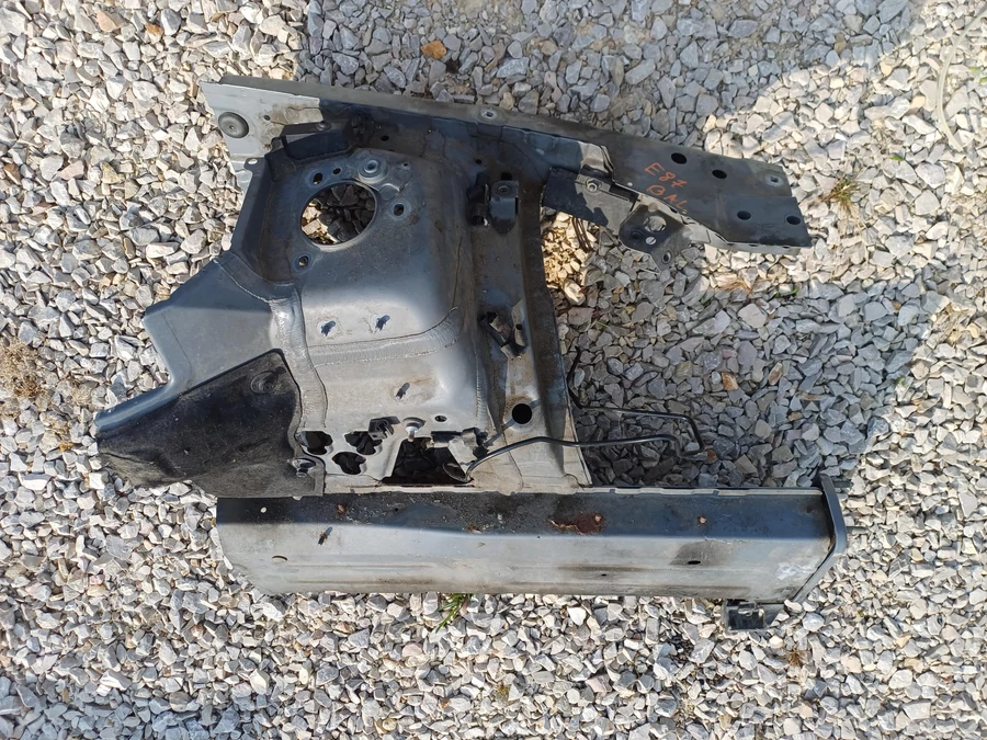 BMW 1 E81 E82  E87 (2005-2011) Bal Első Nyúlvány