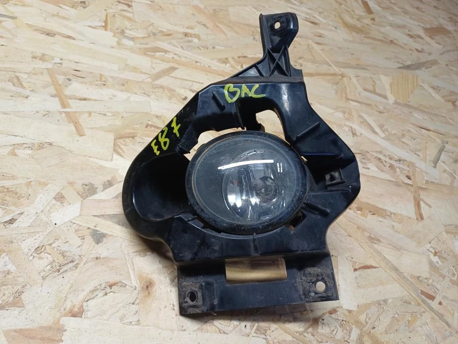 BMW 1 E87 (2005-2011) Bal Első Ködlámpa Tartóval 