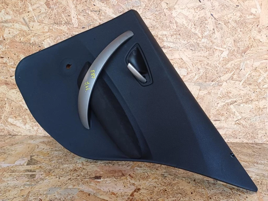 BMW 1 E87 (2005-2011) Jobb Hátsó Ajtókárpit  