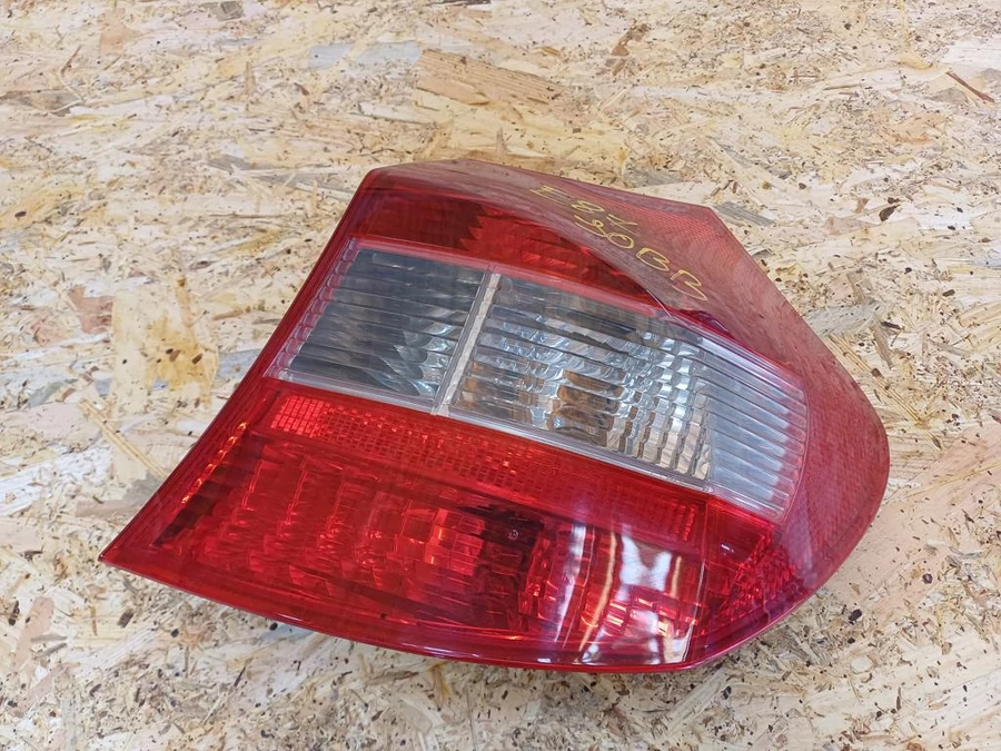 BMW 1 E87 (2005-2011) Jobb Hátsó Lámpa 