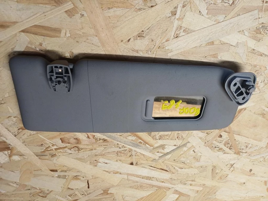 BMW 1 E87 (2005-2011) Jobb Napellenző Tartóval 