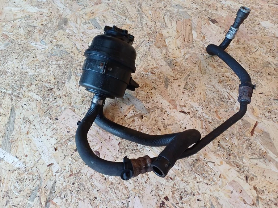 BMW 1 E81 E82  E87 (2005-2011) 1.6 Benzines Szervótartály Csővel 