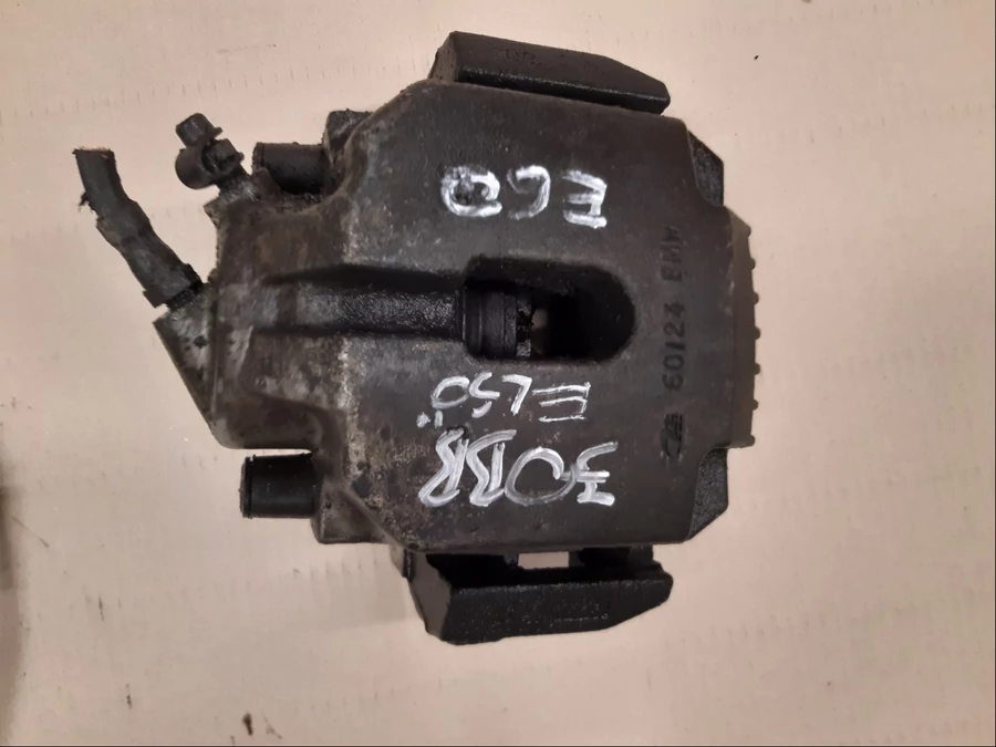 BMW 5 E60/61 (2003-2009)  2.2 Benzines   Jobb  Első Féknyereg