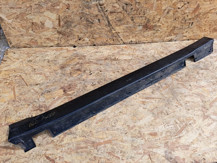 BMW 5 E60/61 (2003-2009)  Jobb Küszöb Burkolat