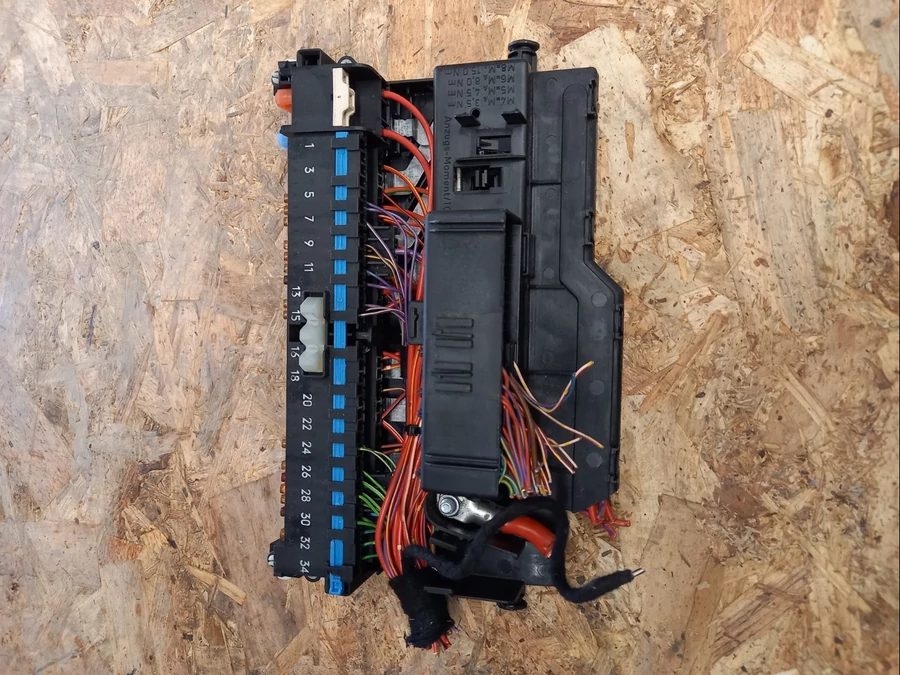 BMW X3  E83 (2004-2010)   Biztosíték Tábla