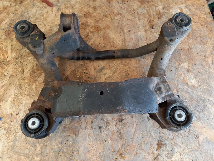 BMW X3  E83 (2004-2010)   Hátsó Bölcső 