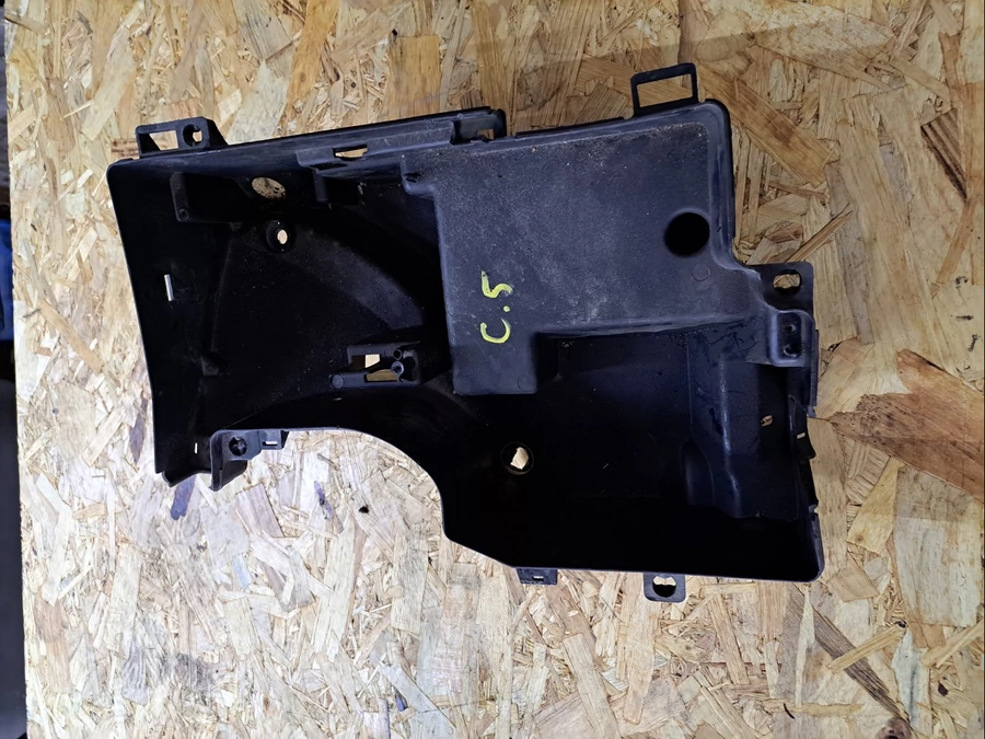 Citroen C5 ( 2001-2007)   Biztosíték Doboz Fedél