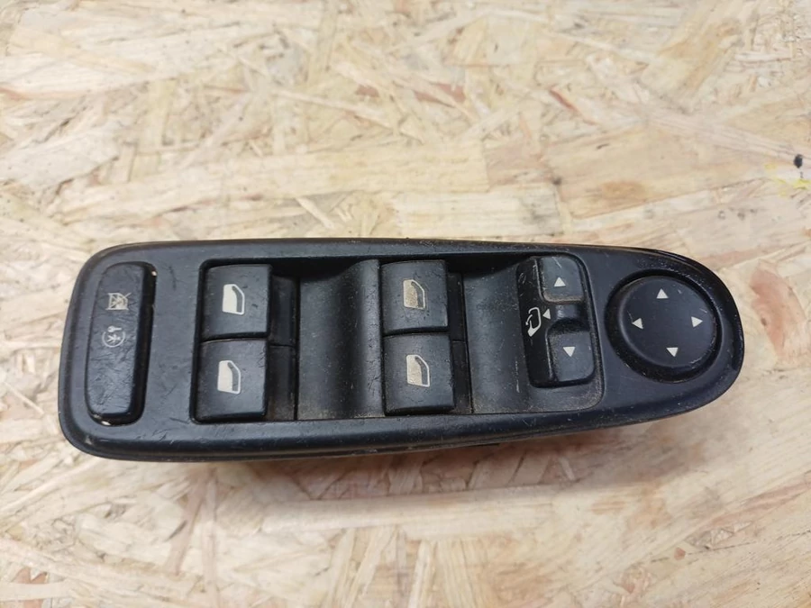 Citroen C4 Grand Picasso (2006-2013) Bal Első Ajtó Ablakemelő Kapcsoló