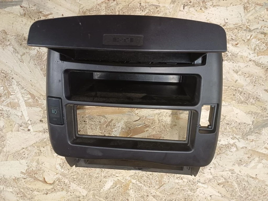 Hyundai Trajet (2001-2008) Első Tároló 