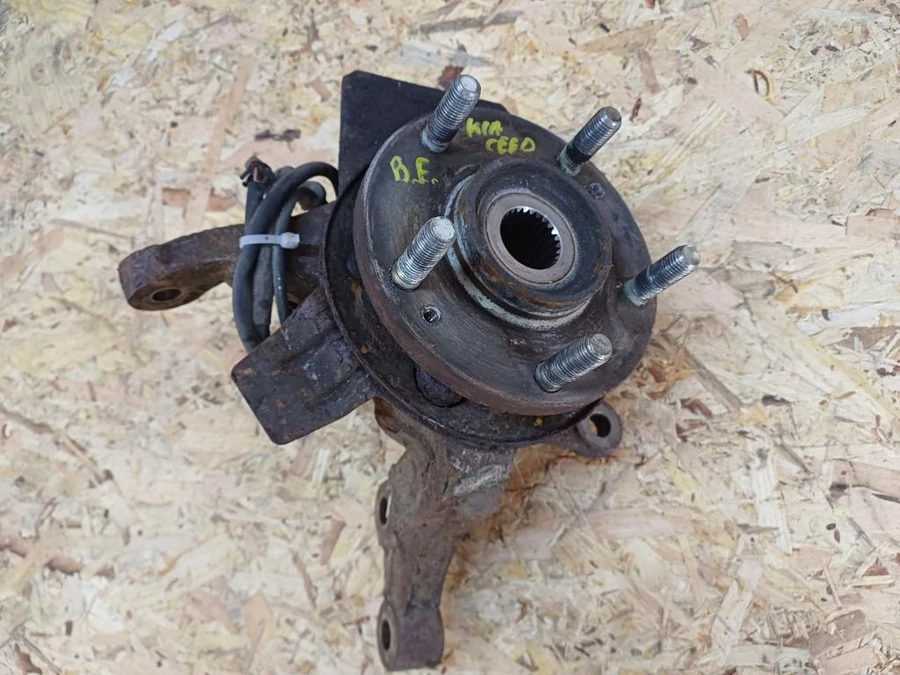 Kia Ceed JD  (2012-2018) 1.6Crdi Diesel Bal Első Csonkállvány Kerékaggyal 