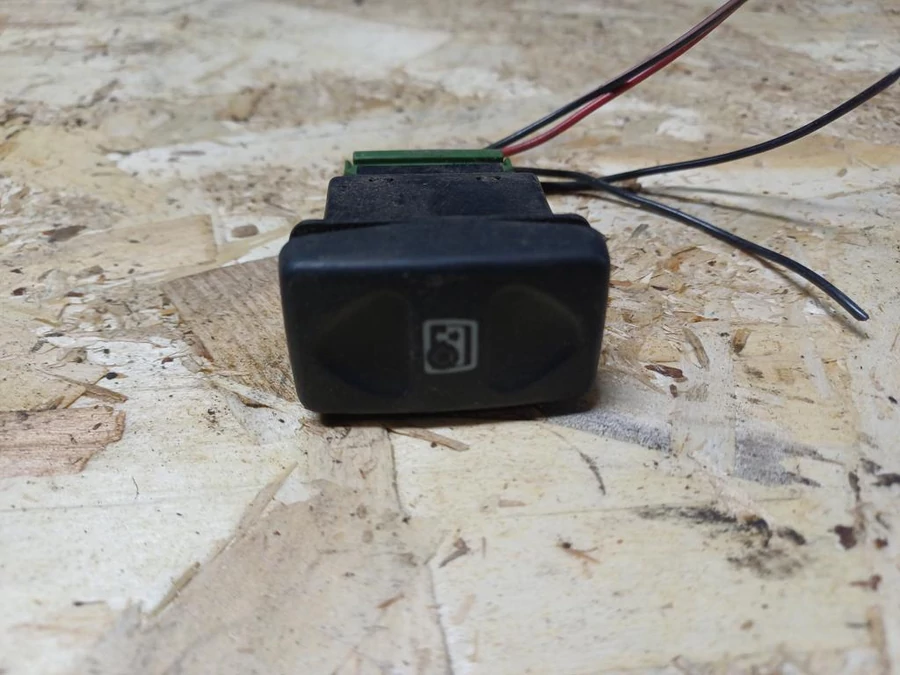 Land Rover Freelander (1997-2006) Csomagtérajtó Ablakemelő Kapcsoló