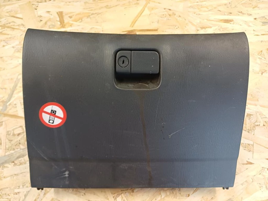 Mazda Premacy (1999-2004) Kesztyűtartó 