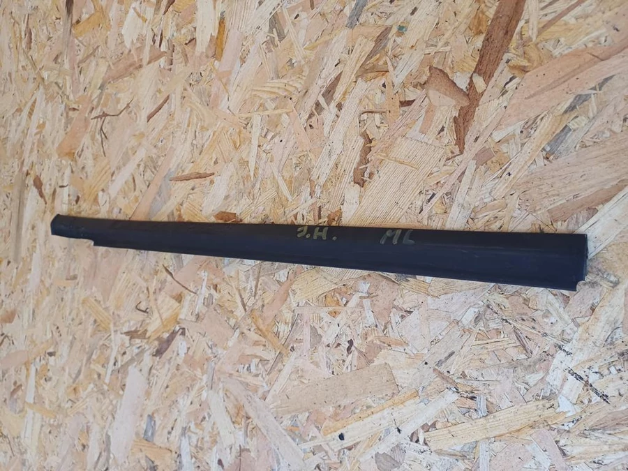 Mercedes ML W163 (1998-2005) Jobb Hátsó Ajtó Vízlehúzó 