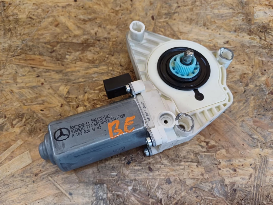 Mercedes B Class W245 (2005-2011) Bal Első  Ajtó Ablakemelő Motor 