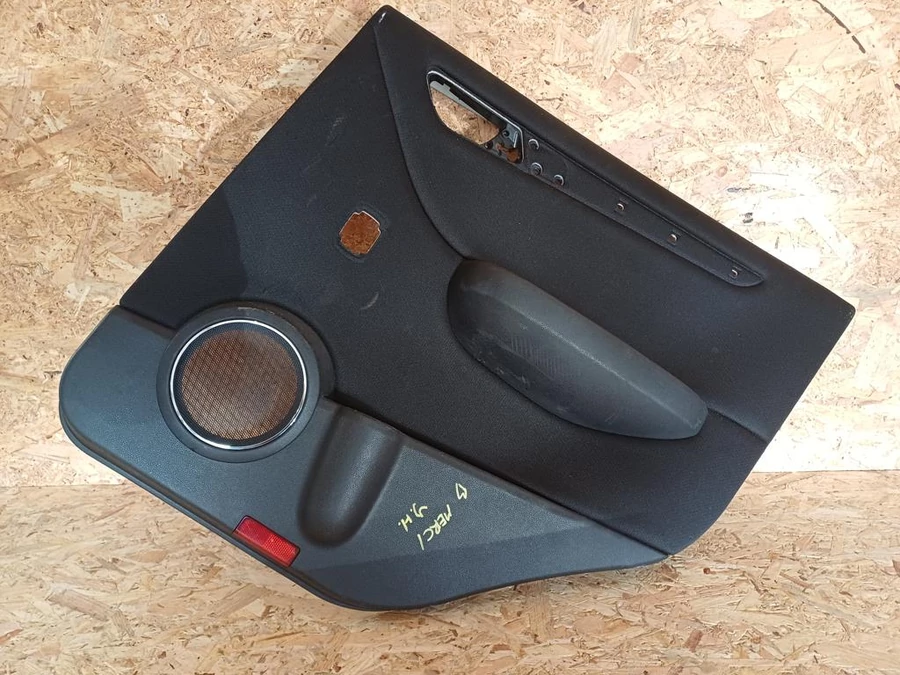 Mercedes B Class W245 (2005-2011) Jobb Hátsó Ajtókárpit 