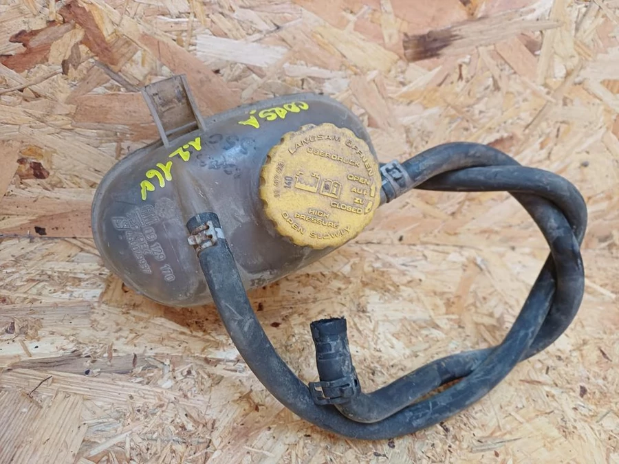 Opel Corsa C (2000-2010) 1.2 16V Benzines Kiegyenlítőtartály Csővel 