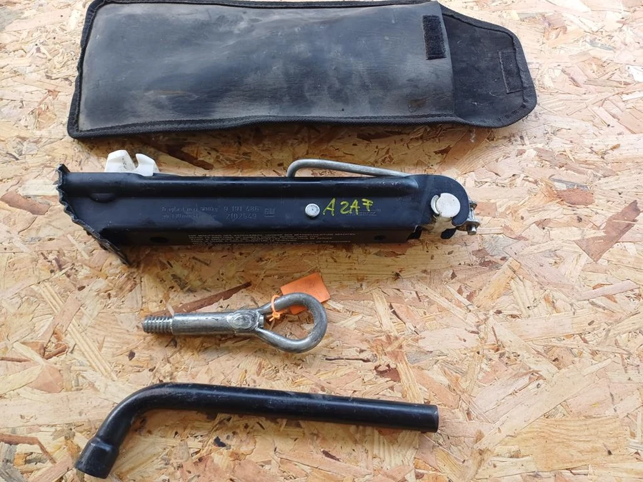 Opel Zafira A (1998-2004) Szerszám Készlet 