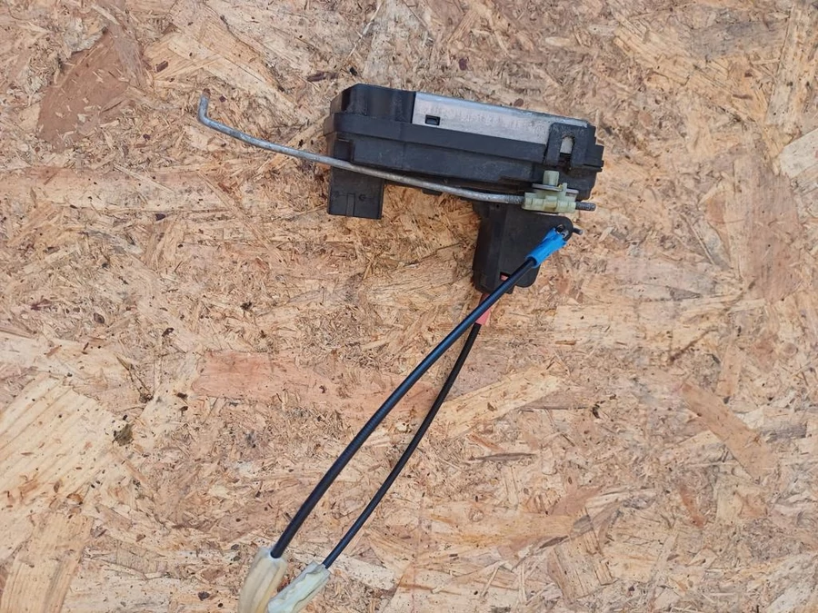 Opel Zafira B (2005-2014)  Bal Hátsó Ajtó Központizár 