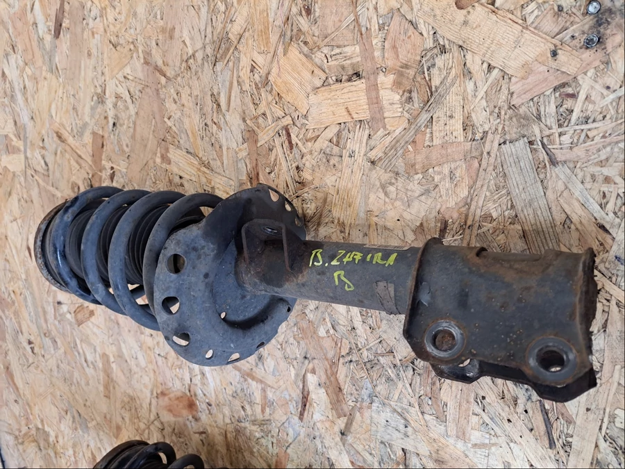 Opel Zafira B (2005-2014)  1.9Cdti Diesel Bal Első Lengéscsillapító Rugóval