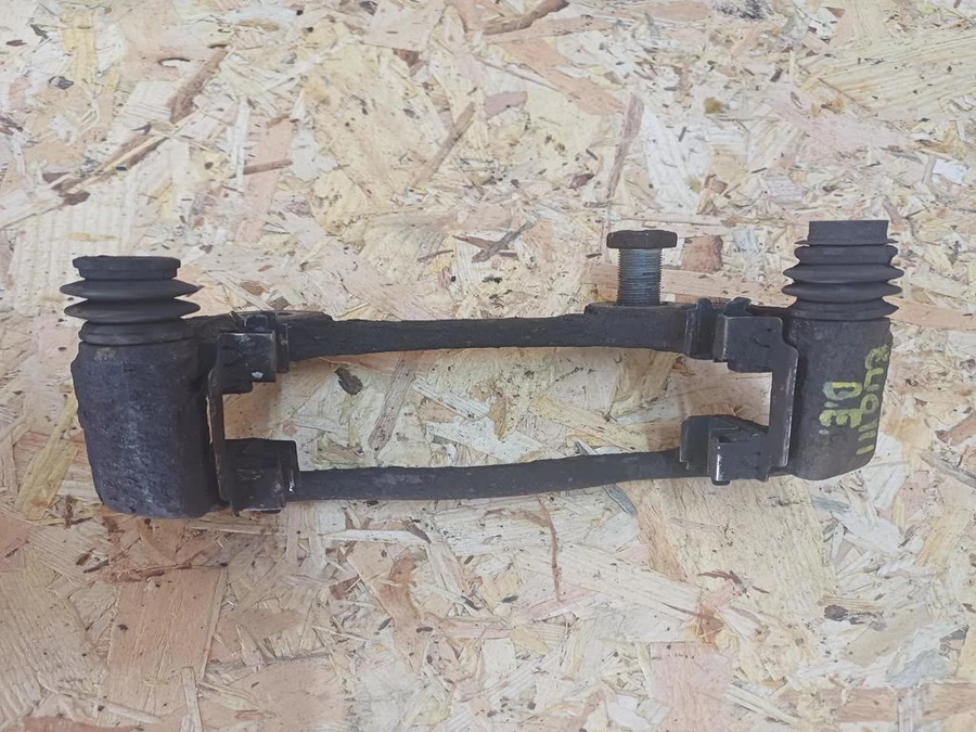 Renault Clio III (2005-2013) 1.5Dci Diesel Bal Első Féknyereg Tartó 