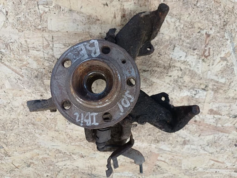 Seat Ibiza III (2002-2009) 1.9Sdi Diesel Bal Első Csonkállvány Kerékaggyal 