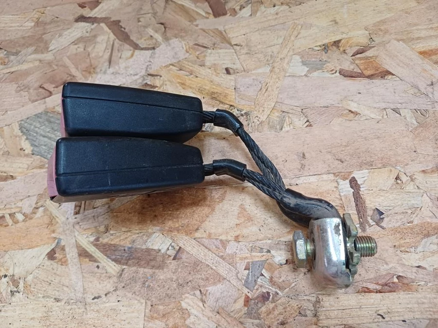 Vw Polo 9N (2001-2009)  Hátsó Középső Biztonsági Öv Csat 