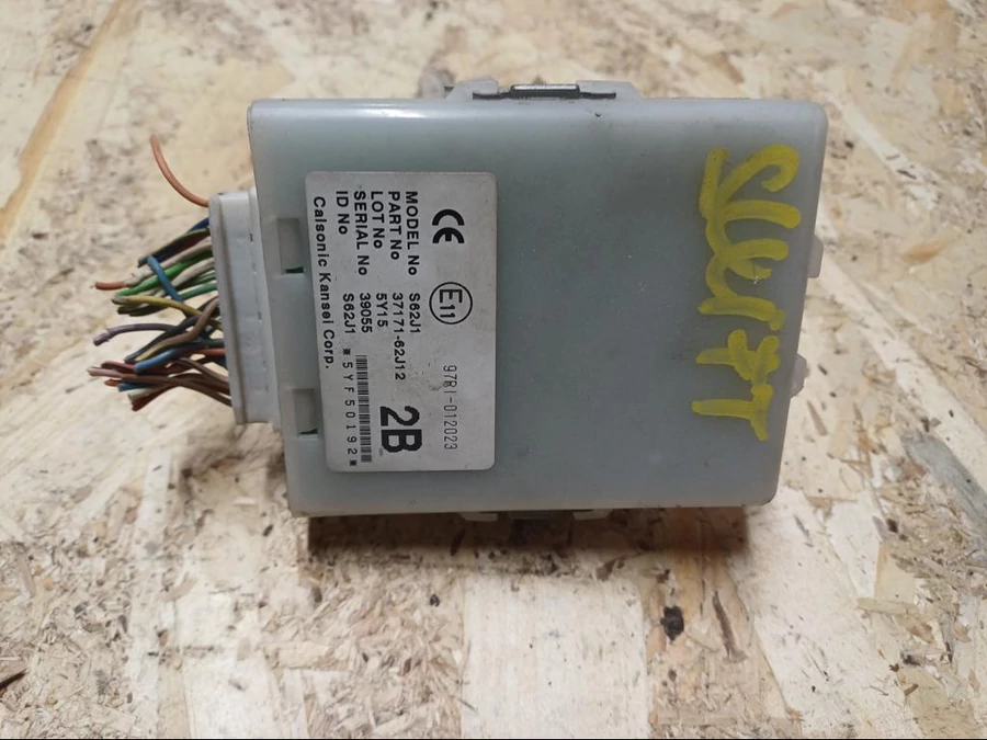 Suzuki Swift III (2004-2010) Központizár Vezérlő Elektronika 