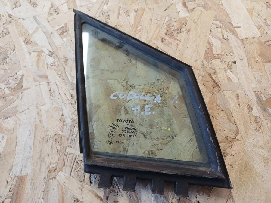 Toyota Corolla Verso ( 2005-2009) Jobb Első Ajtó Üveg