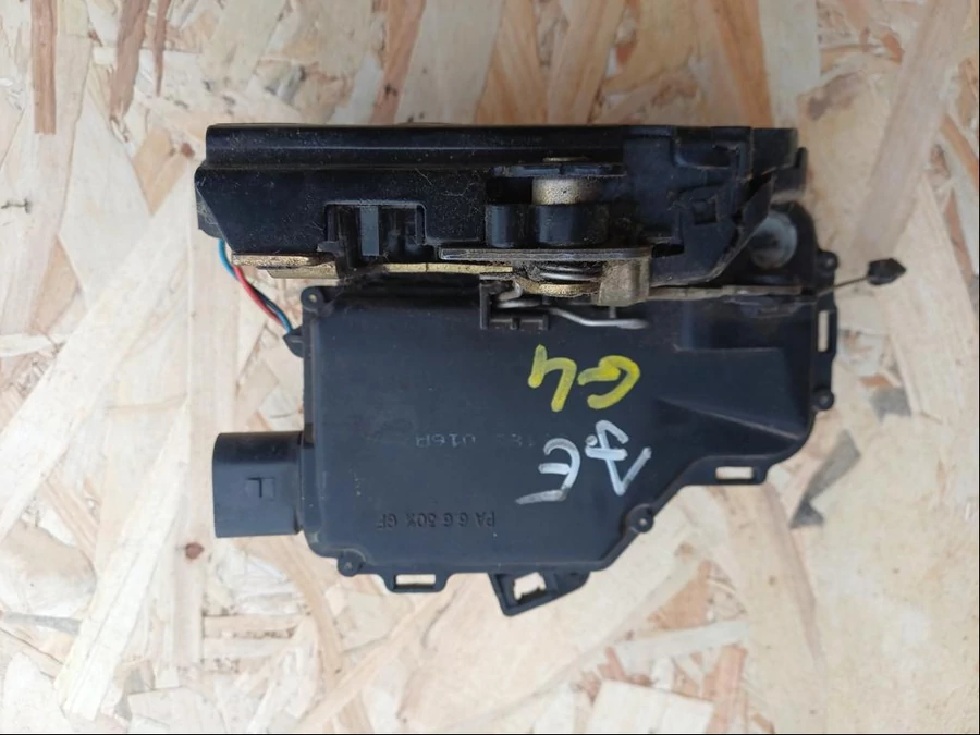 VW Golf 4 (1997-2003) Jobb Első Ajtó Központizár 