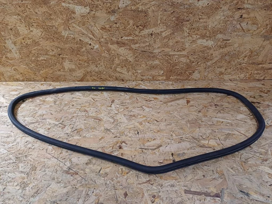 Vw Jetta (2005-2010) Jobb Hátsó Ajtókéder Gumi 