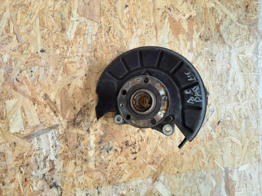 Vw Passat B6 (2005-2011) 1.9Tdi Diesel Jobb Első Csonkállvány Kerékaggyal