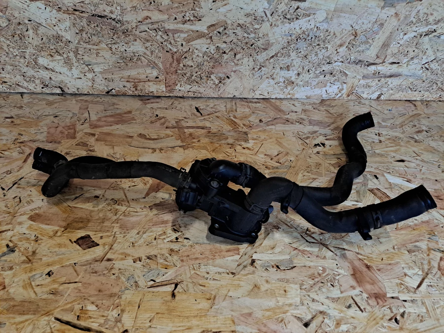 Vw Polo 9N (2002-2009) 1.4 16V Benzines Termosztát Ház Csővel