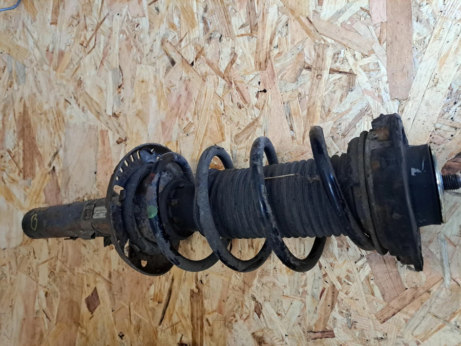 Vw Polo 9N (2002-2009) 1.4 16V Benzines Bal Első Lengéscsillapító Rugóval