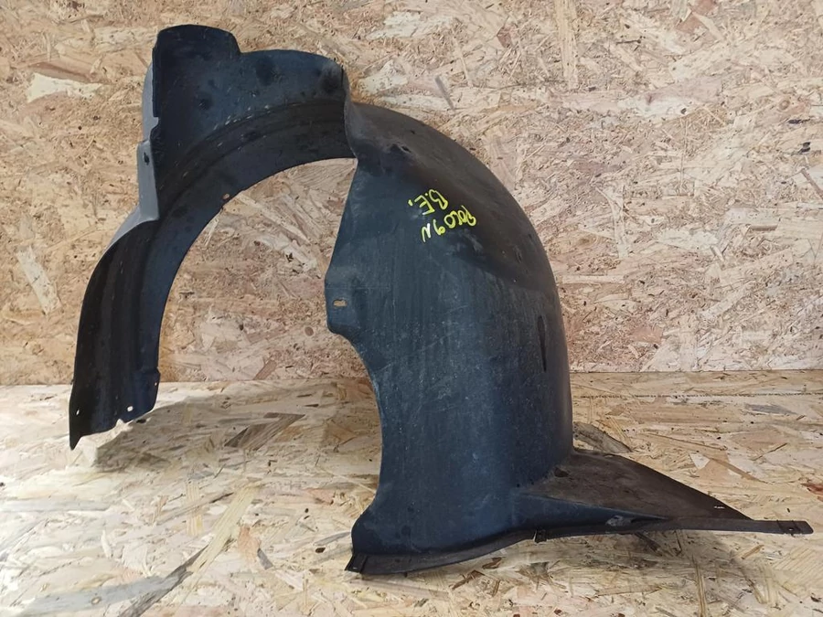 Vw Polo 9N (2001-2009) Bal Első Sárvédő Dobbetét Kerékjárati  Műanyag  