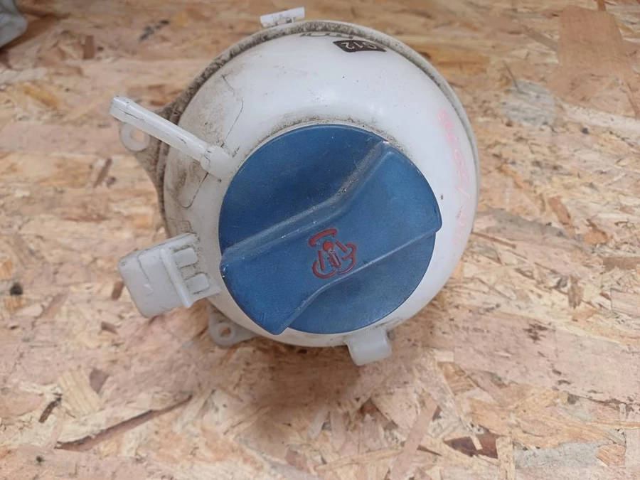 Skoda Fabia (1999-2007) 1.2 12v Benzines Kiegyenlítőtartály