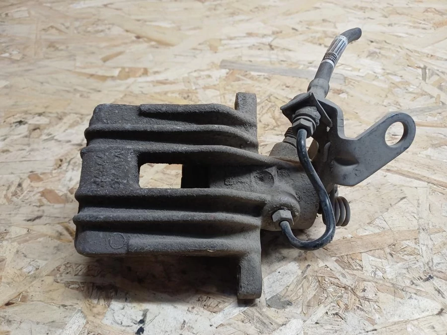 Vw Touran (2003-2010) Jobb Hátsó Féknyereg Munkahengerrel 