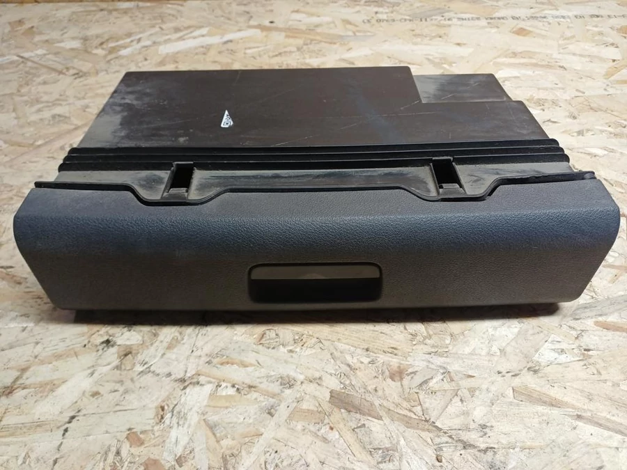 Vw Touran (2003-2010) Első Ülés Tároló Rekesz