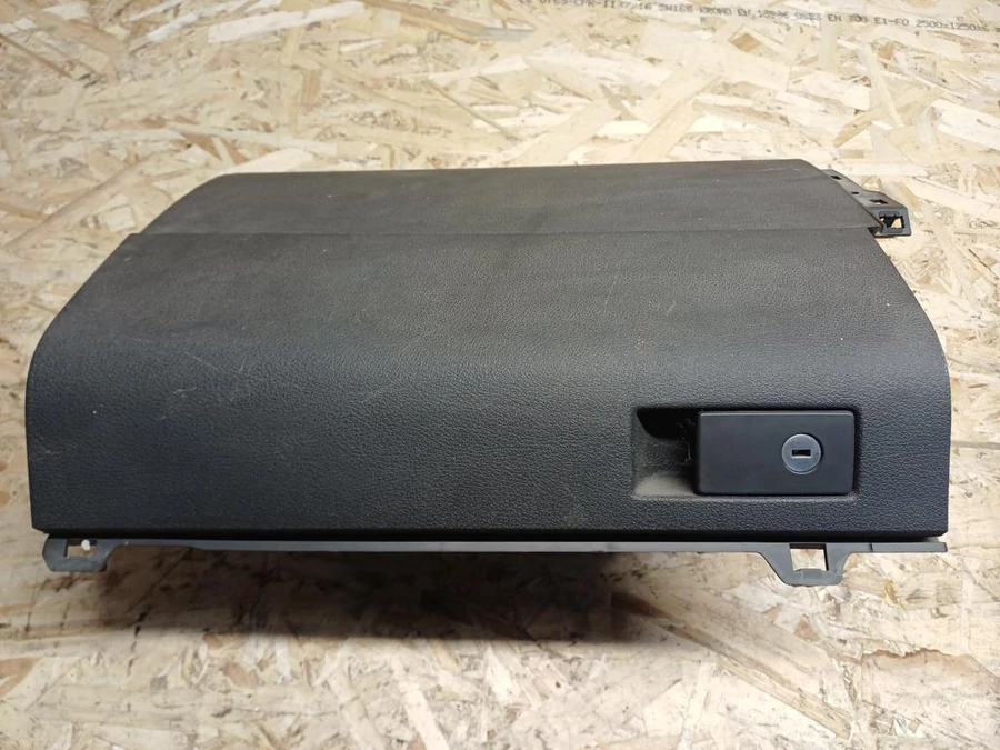 Vw Touran (2003-2010) Kesztyűtartó