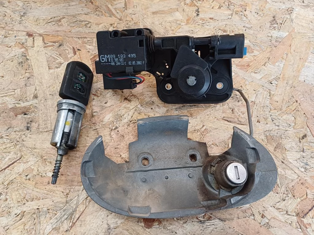 Opel Corsa C (2000-2010) Gyújtáskapcsoló Zárral 