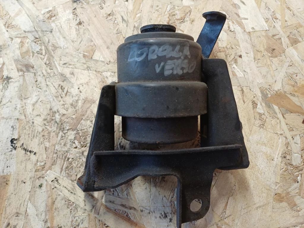 Toyota Corolla Verso ( 2005-2009) 2.2 D-4D Diesel Motortartó Bak